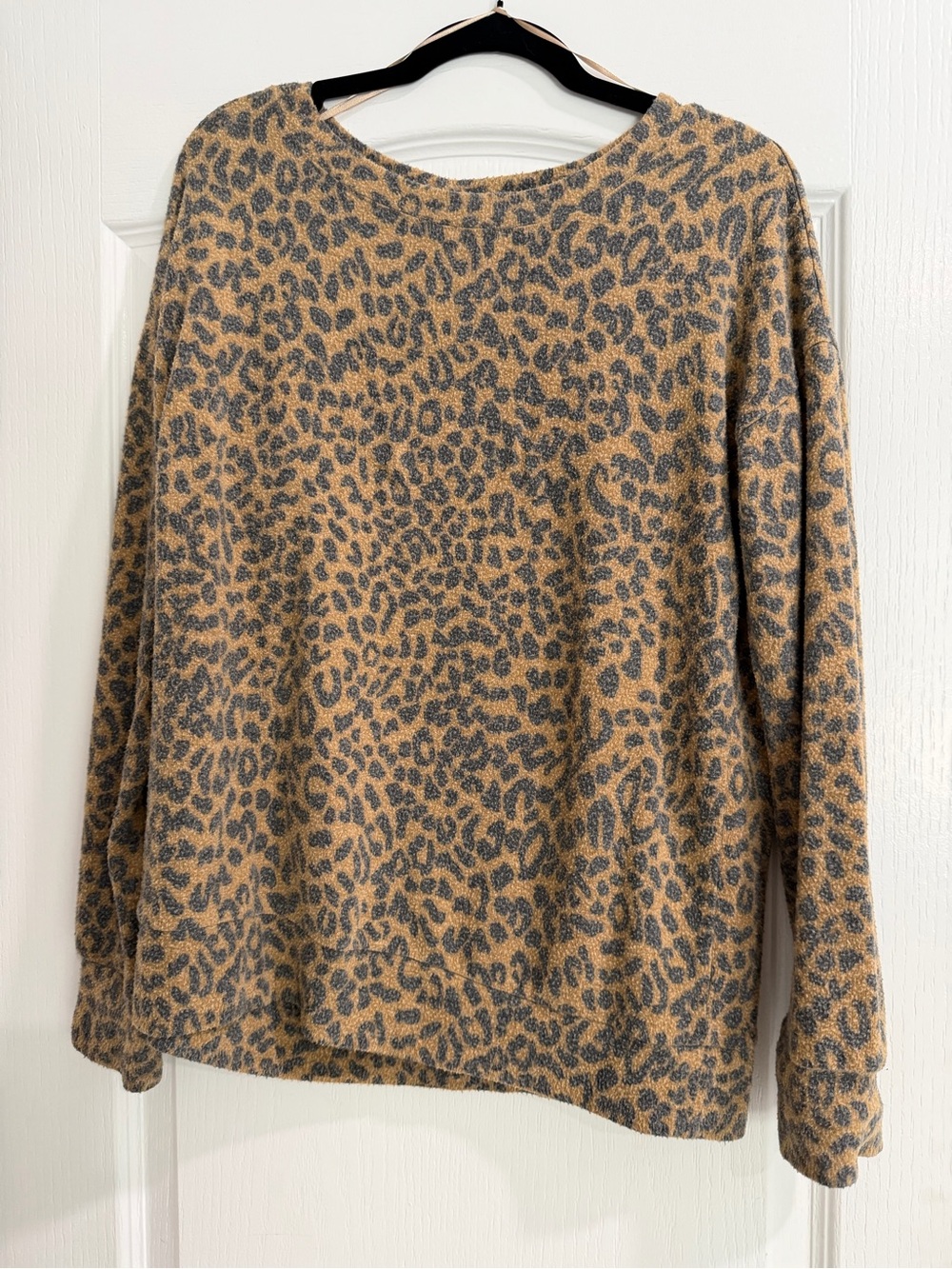 nine britton Leopard Print Crewneck Sweater - Taupe & Charcoal